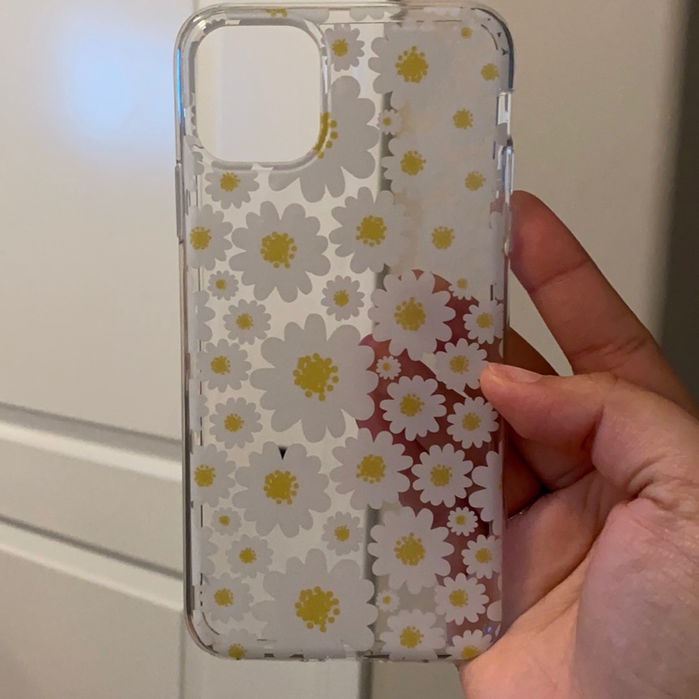Clear Floral/Daisies iPhone 11 Pro Max case
